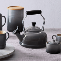 Chaleira Clássica Tradicional com Apito Flint 1,6L Le Creuset