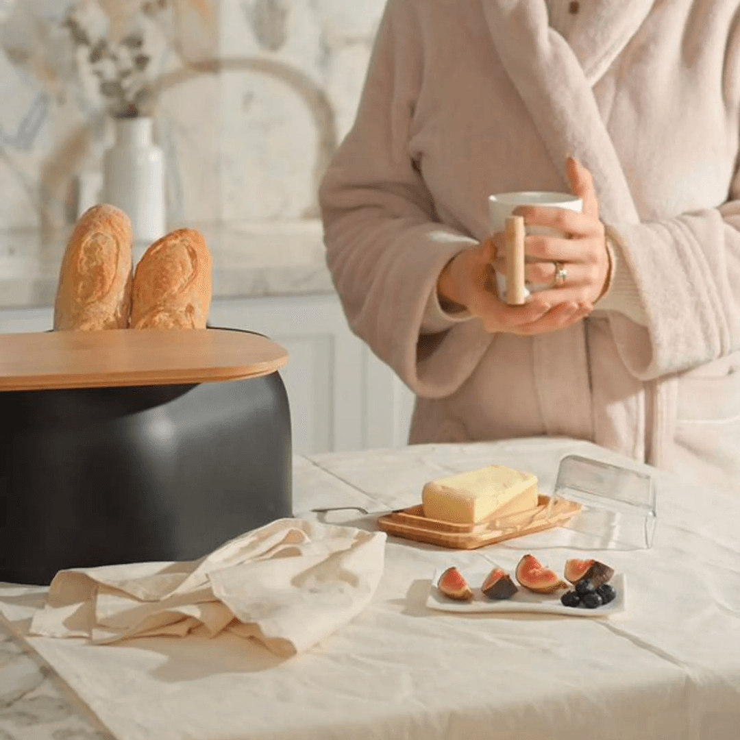 Mesa Posta com porta manteiga e porta pão