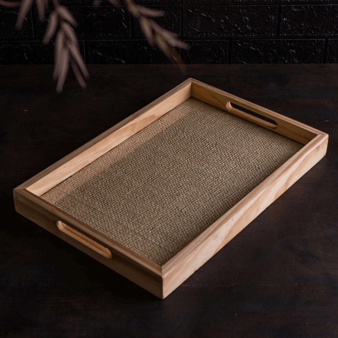 Bandeja de Madeira Pinus com Sisal Natural 45cm - Ela Decora