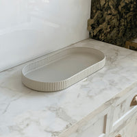 Bandeja Decorativa Oval de Metal Off - White 45,5cm - Ela Decora