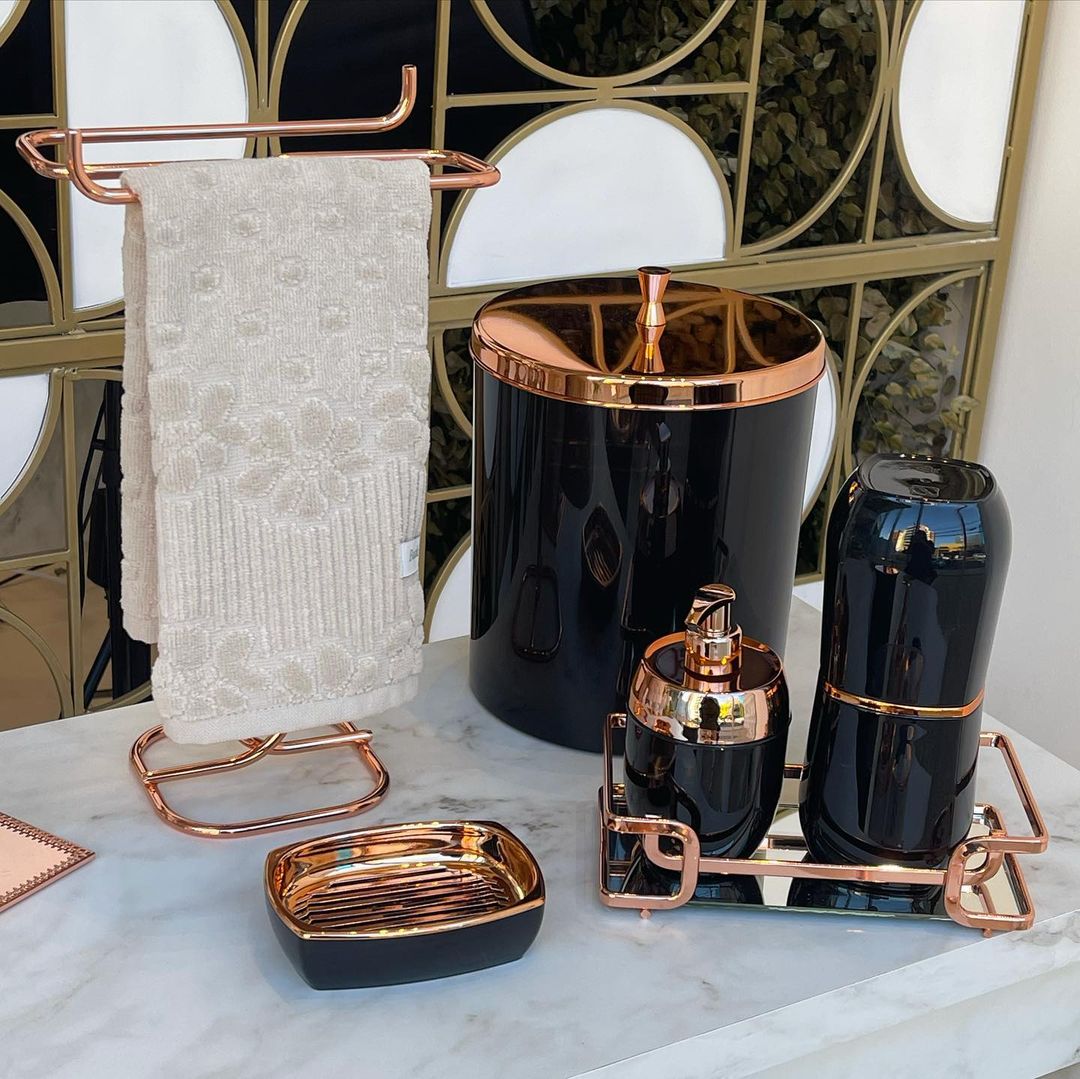 Saboneteira de Bancada Lavabo Linha Conceito Preta e Rose Gold